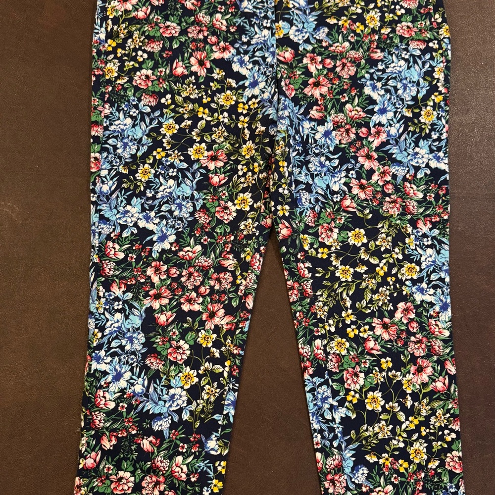 Floral Stretchy (70% cotton) Capris